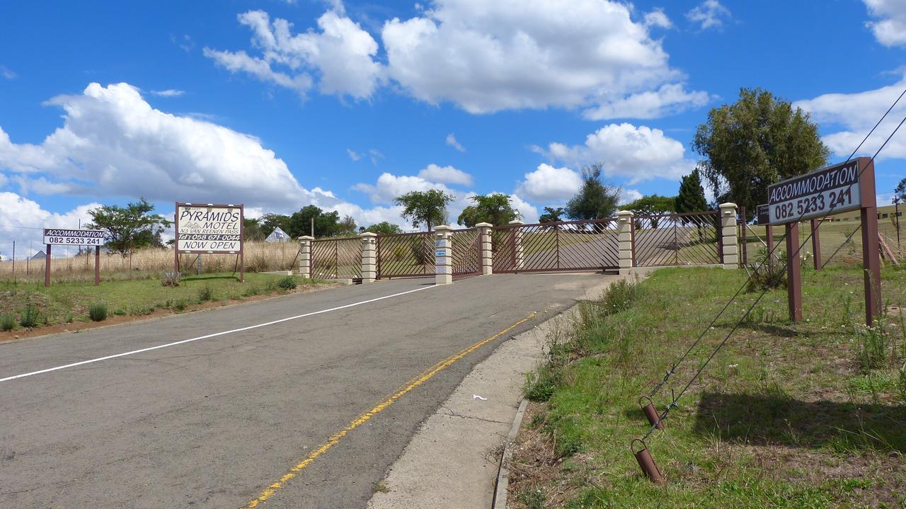 Pyramids Motel Van Reenen Exterior photo